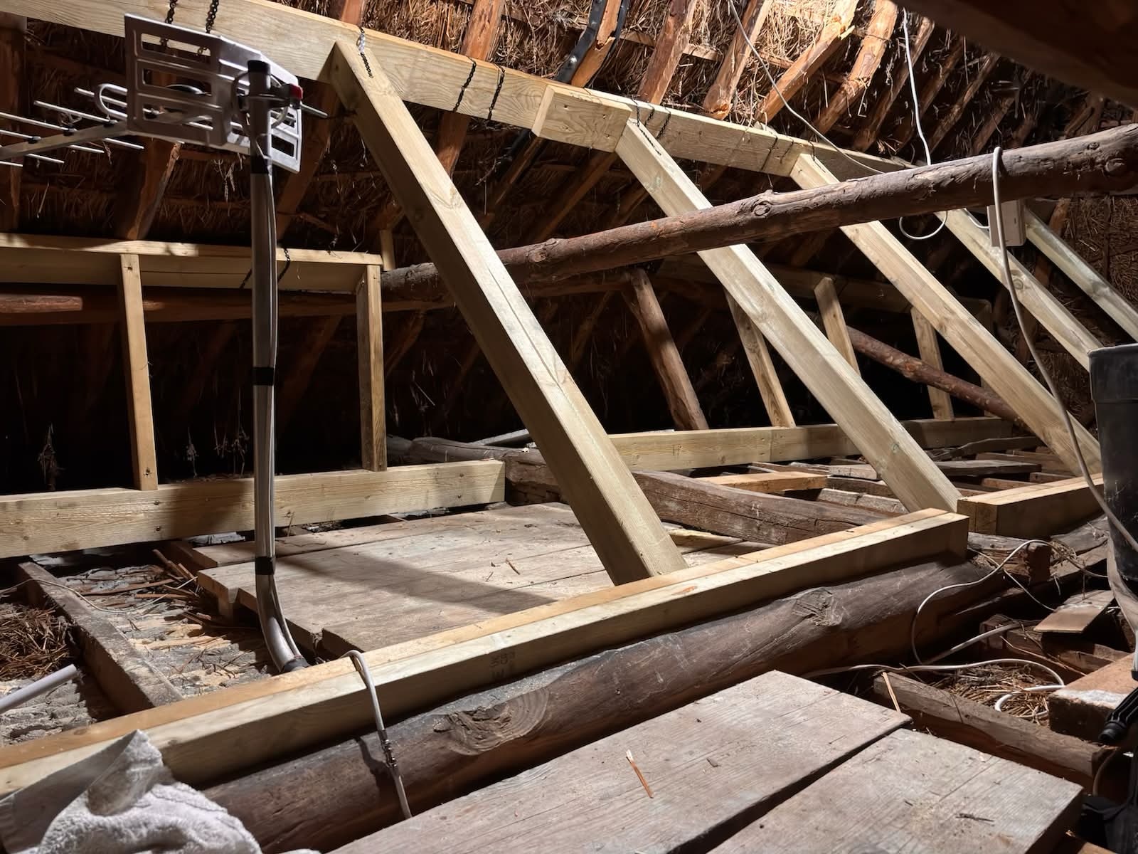 Structural Timber Bracing - New Forest. - Image 1